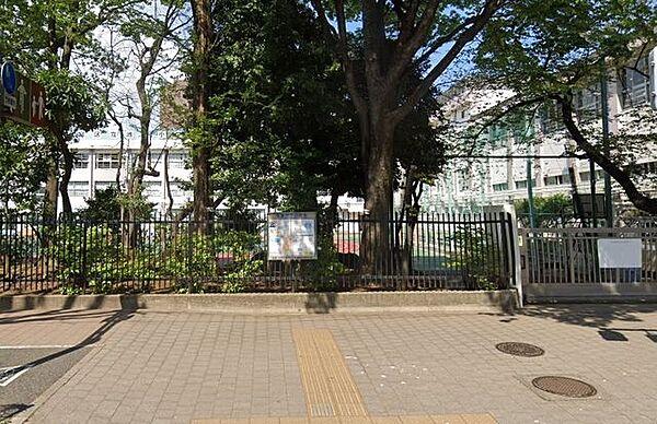【周辺】豊島区立池袋小学校 徒歩5分。 360m