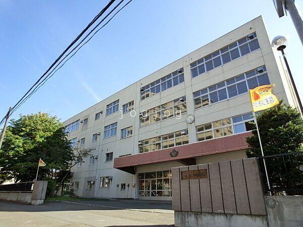 【周辺】札幌市立東園小学校 94m