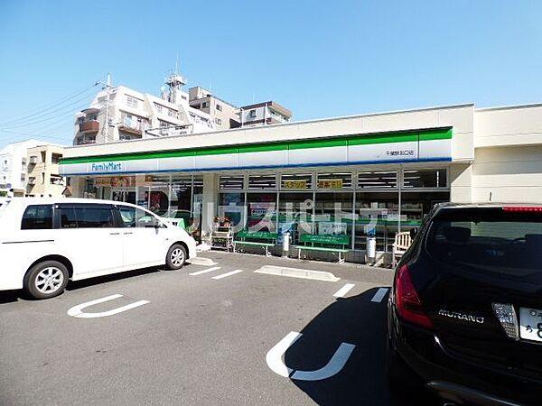 【周辺】ファミリーマート千葉駅北口店 徒歩2分。 160m