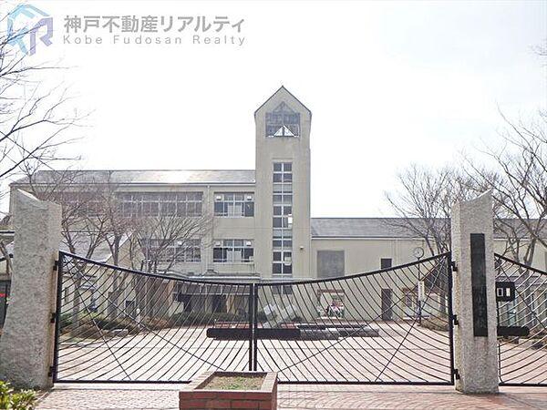 【周辺】神戸市立東町小学校 徒歩10分。 770m