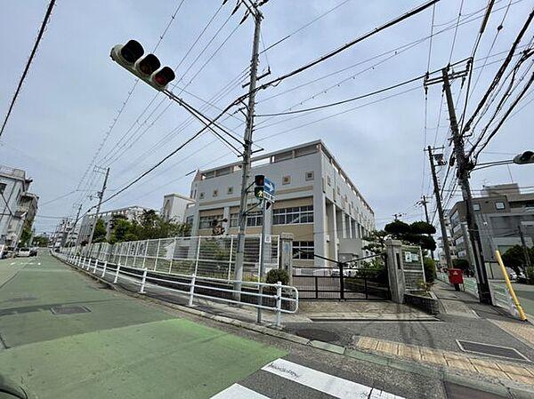 【周辺】神戸市立長田南小学校 徒歩6分。 420m