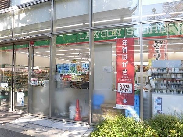 【周辺】ローソンストア100新宿文化センター前店