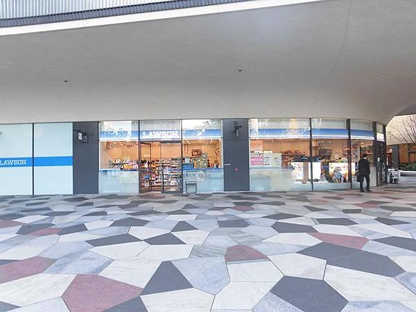 【周辺】ローソンサテライト 新宿イーストサイドスクエア店 131m