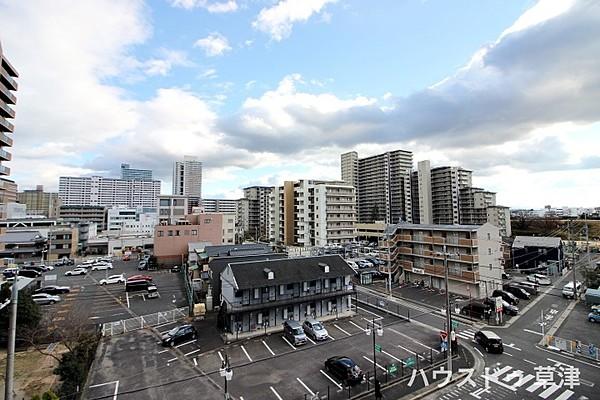 【周辺】バルコニーからの眺望です。草津駅周辺を一望できます。