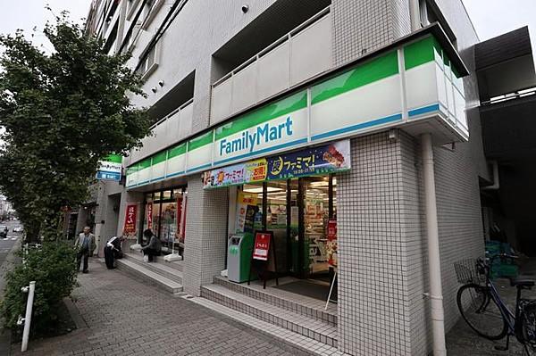 【周辺】ファミリーマート新宿天神町店