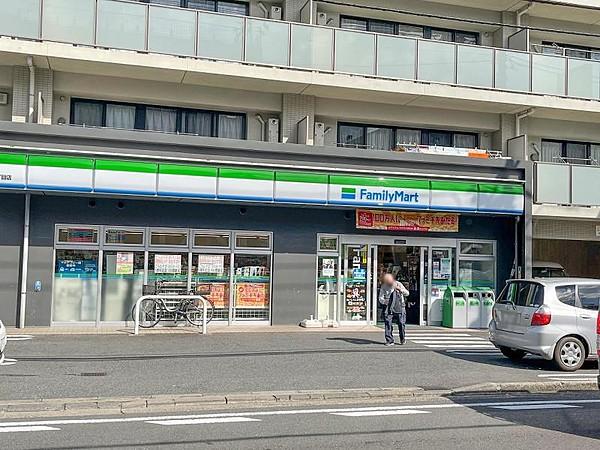 【周辺】ファミリーマート 横浜西寺尾一丁目店