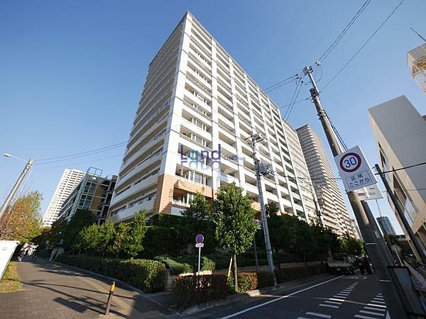 【外観】駅、スーパー、小学校、公園が全て徒歩10分圏内に揃う魅力的な立地。