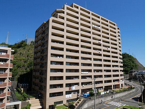 【外観】鉄筋コンクリート造15階建のマンションの11階部分になります。