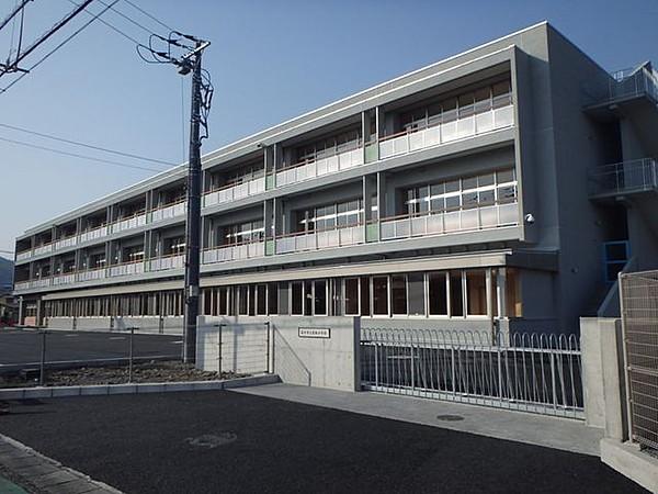 【周辺】富士市立岩松小学校 1090m