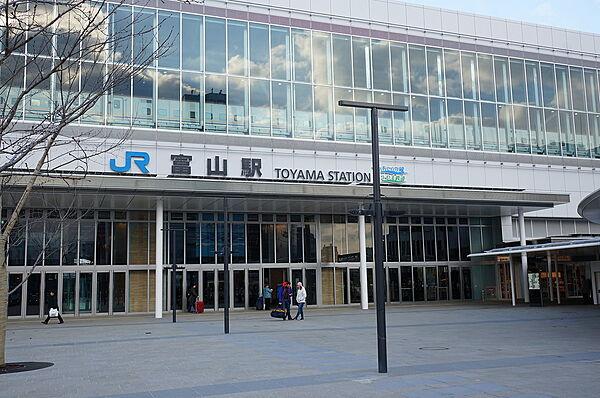 【周辺】富山駅から徒歩約21分ですので終電を逃しても楽に帰れます。