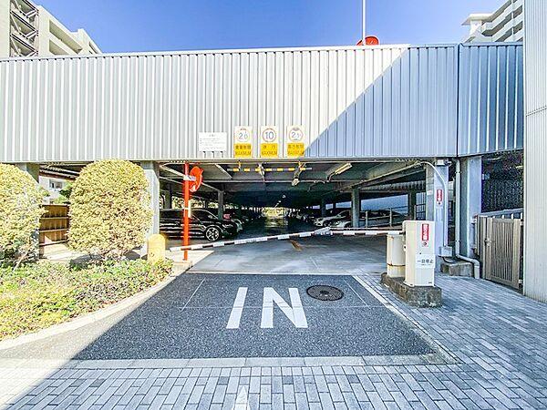 【駐車場】アールフォーラム新浦安の駐車場は自走式駐車場です。