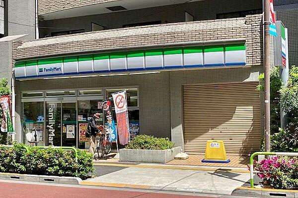 【周辺】ファミリーマート板橋駅桜通り店