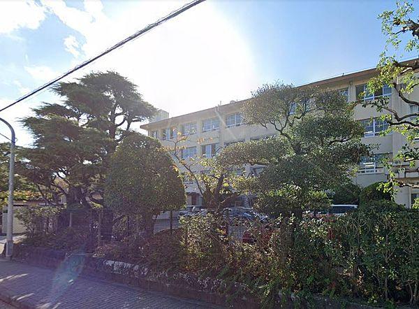【周辺】福岡市立城西中学校。1300ｍ。徒歩16分。