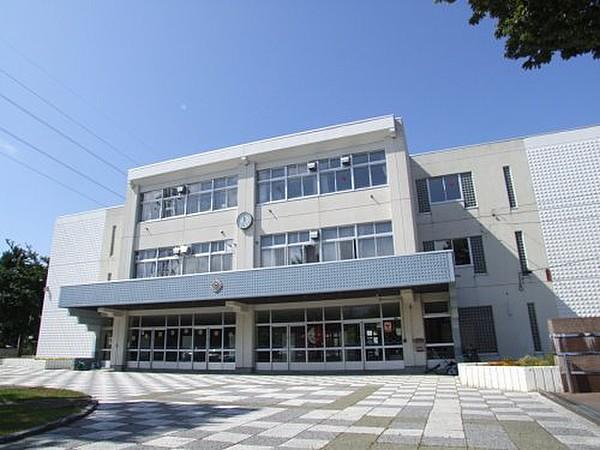 【周辺】中学校札幌市立中学校 北野台中学校まで814ｍ