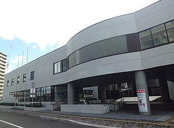 【周辺】図書館「札幌市厚別図書館まで467m」