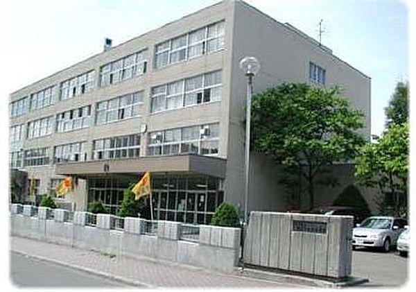 【周辺】小学校「札幌市立ひばりが丘小学校まで846m」