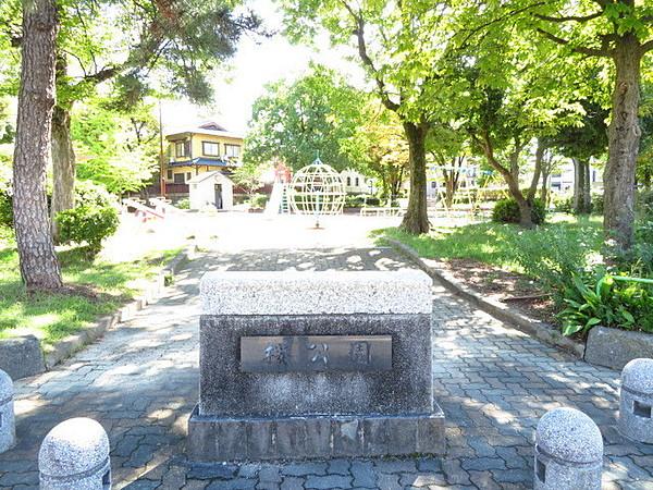 【周辺】【桜公園】鯛取通2丁目の交差点の南側に一本入った通り沿いにある公園。名古屋市立桜台高等学校近くにあります。 徒歩 約2分（約110m）