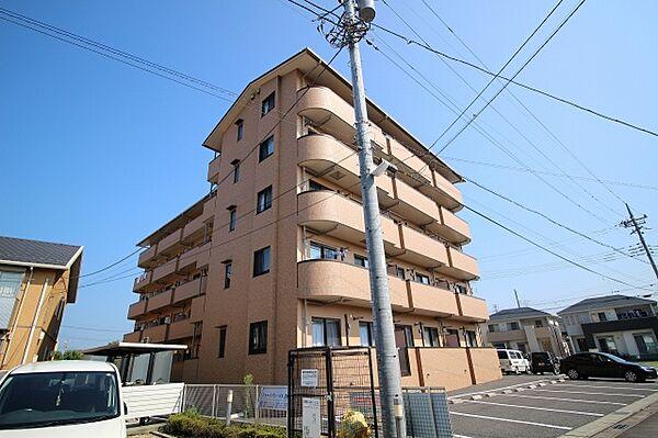 【外観】5階建てのマンションです