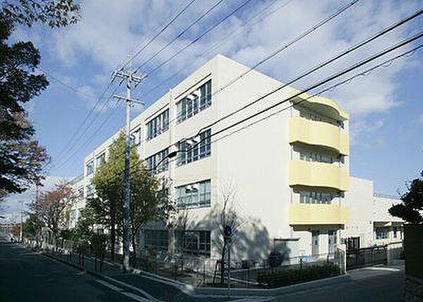 【周辺】名古屋市立富士見台小学校 960m