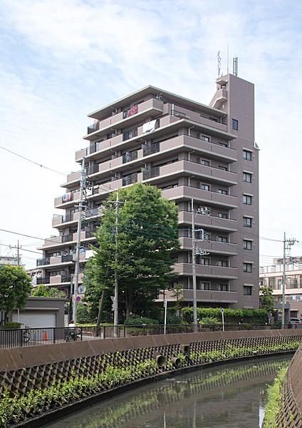 【外観】戸田公園駅から徒歩10分。閑静な住宅街に位置しています。