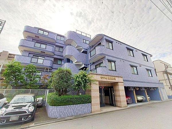 【外観】JR中央線武蔵小金井駅から徒歩5分。利便性の良い住宅地で販売中の3LDKの中古マンションです。