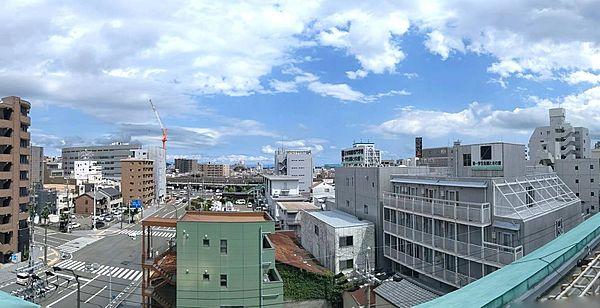 【周辺】屋上バルコニーからの眺望。南東方向に新幹線を見下ろします。