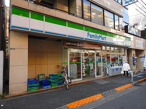 【周辺】ファミリーマートサンズ経堂駅北店（282m）