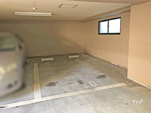【駐車場】物件の駐車スペース［2022年12月10日撮影］