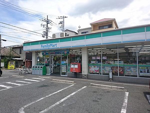 【周辺】コンビニエンスストアファミリーマート京屋西湊店まで295ｍ