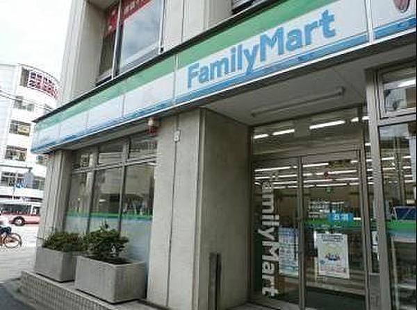 【周辺】ファミリーマート五反田駅前店 徒歩5分。 350m