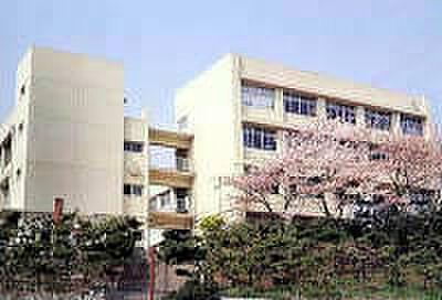 【周辺】神戸市立雲雀丘中学校（1416m）