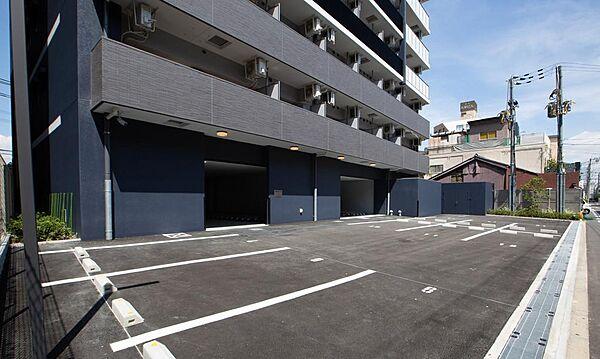 【駐車場】駐車場も完備。