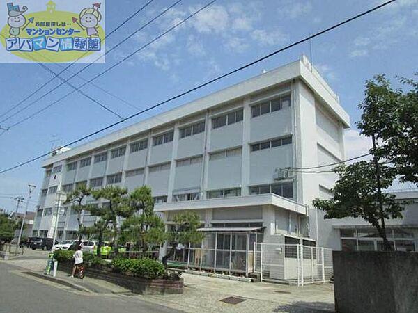 【周辺】新潟市立小針中学校 767m