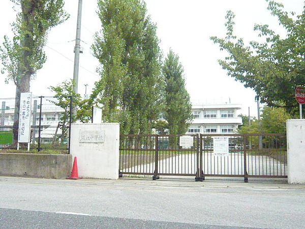 【周辺】浦安市立堀江中学校（360m）