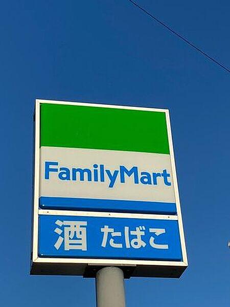 【周辺】ファミリーマート小牧パワーズ店 570m