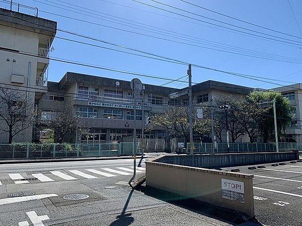 【周辺】高須エリア 高知市立高須小学校 750m