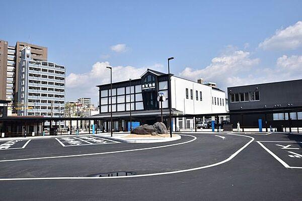 【周辺】鹿児島駅【JR鹿児島駅】鹿児島市浜町にあるJR九州の駅。令和2年2月に建て替えをしている。周辺には上町ふれあい広場がある。市電鹿児島駅前電停が隣接している。 1210m