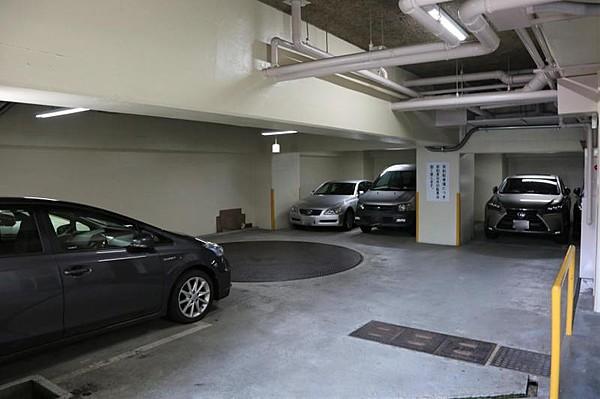 【駐車場】共用部　地下駐車場　2021.5月