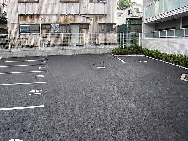 【駐車場】敷地内駐車場空きございます！