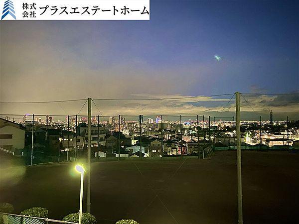 【外観】お部屋からは、神戸の夜景を楽しめます♪花火、神戸湾を望めるスペシャル眺望です♪