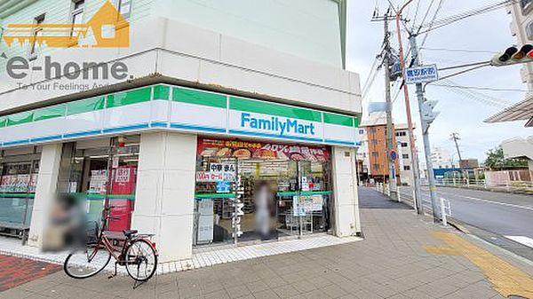 【周辺】【コンビニエンスストア】ファミリーマート　JR鷹取駅前店まで700ｍ