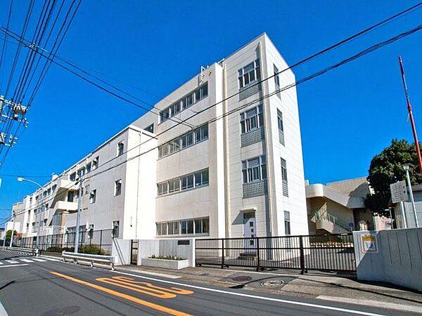 【周辺】横浜市立原中学校 徒歩8分。 620m