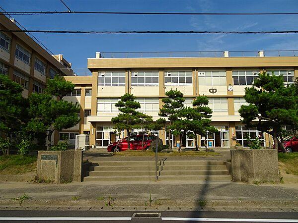 【周辺】上山中学校(961m)