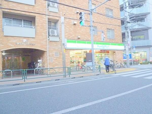 【周辺】コンビニエンスストアファミリーマート 桜台駅前店まで1313ｍ