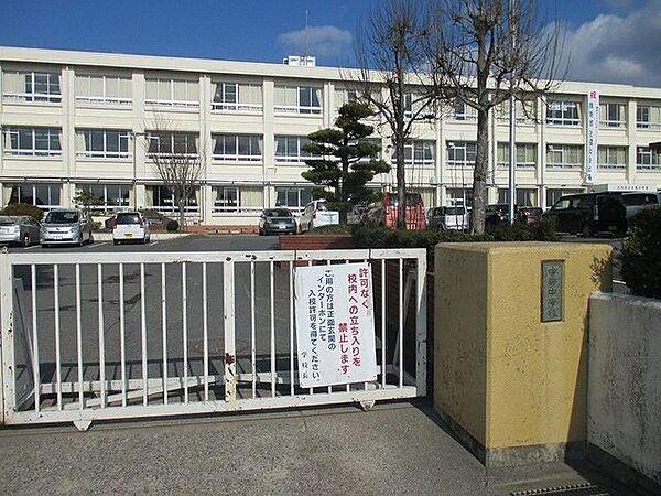 【周辺】可児市立中部中学校 990m