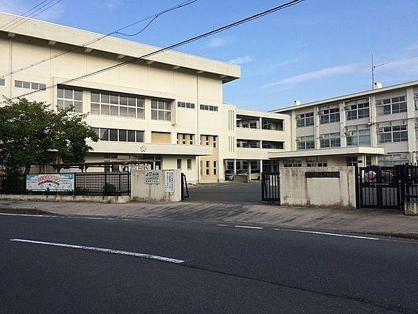 【周辺】新舞鶴小学校 650m