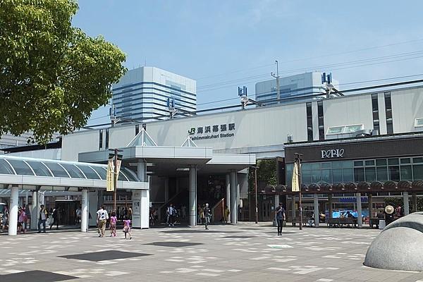 【周辺】JR京葉線「海浜幕張」駅まで徒歩8分。本物件はベイタウン内でも駅に近い街区に位置しており、利便性も高いです。