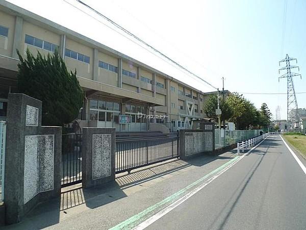 【周辺】松戸市立小金北小学校 徒歩10分。 770m