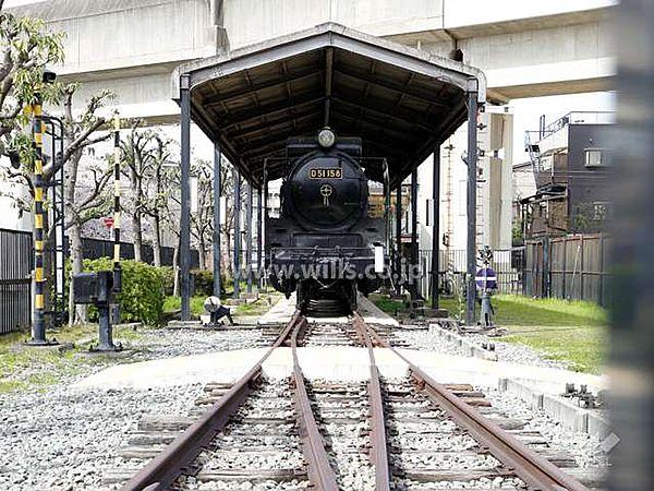 【周辺】蒸気機関車D51があるSL公園の外観