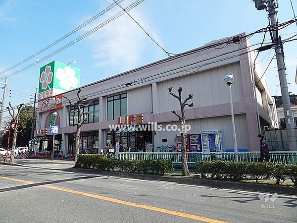 【周辺】ライフ茨木小川店まで徒歩4分